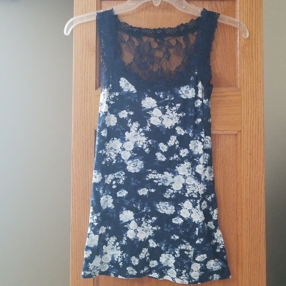 Floral Lace Back Tank🔥 All $10 items 2/$15!